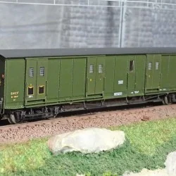 Ree Modeles VB360 Fourgon à bogies, ex-PLM, vert 306, toit et bouts noirs, petits marchepieds, SNCF Ree Modeles VB-360 - 1