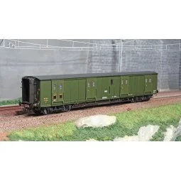 Ree Modeles VB361 Bogie van, ex-PLM, green 306, black roof and ends...