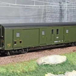 Ree Modeles VB362 Fourgon à bogies, ex-PLM, métallisé, vert 306, toit noir, SNCF, feux fonctionnels Ree Modeles VB-362 - 1