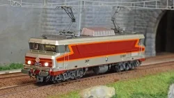 Ls Models 10331 Locomotive électrique CC 6535 SNCF, gris métallisé, livrée Arzens, logo Beffara, Lyon-Mouche Ls models Lsm_10331