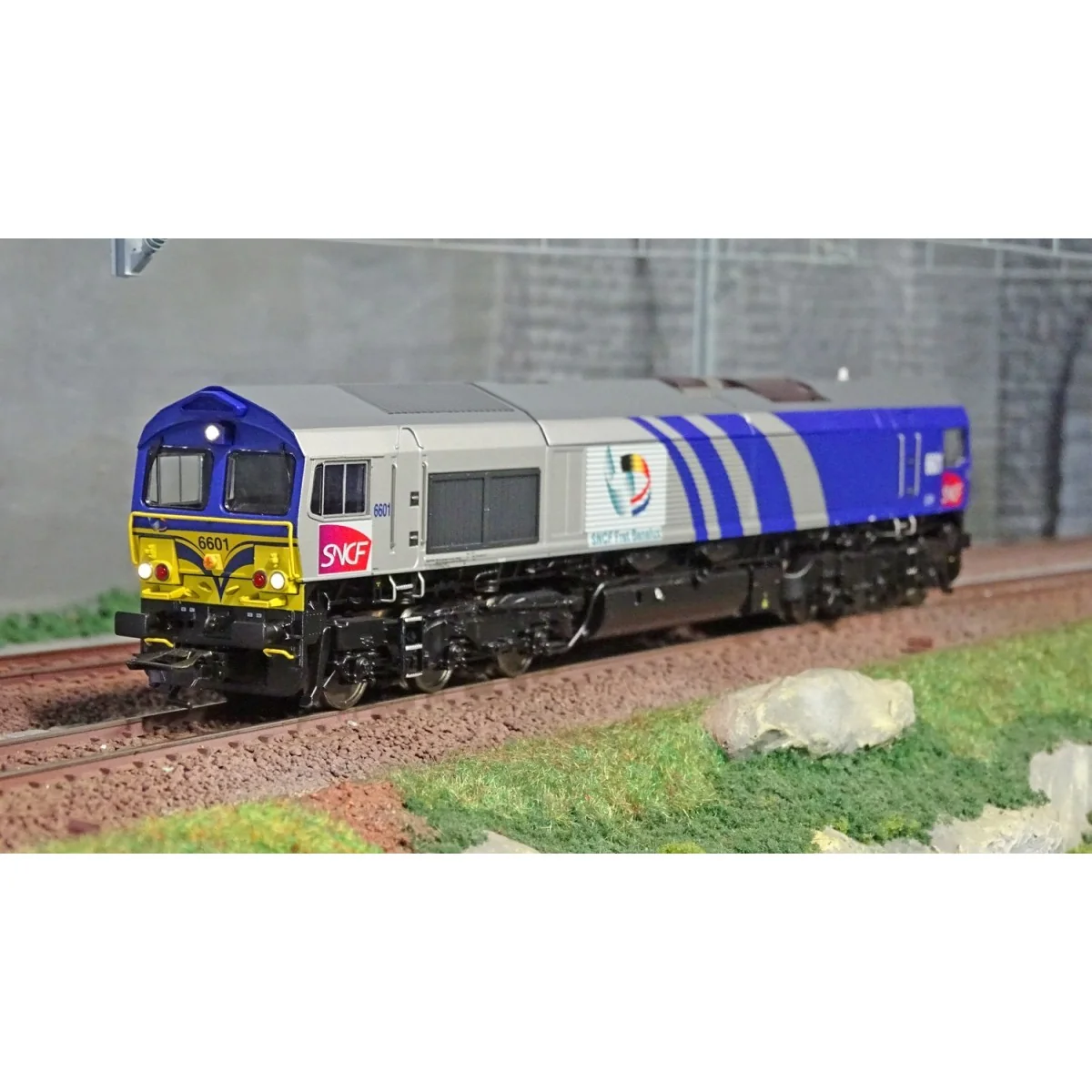 Trix 22696 Class 66 Diesel Locomotive, SNCF, Benelux Freight, digit...