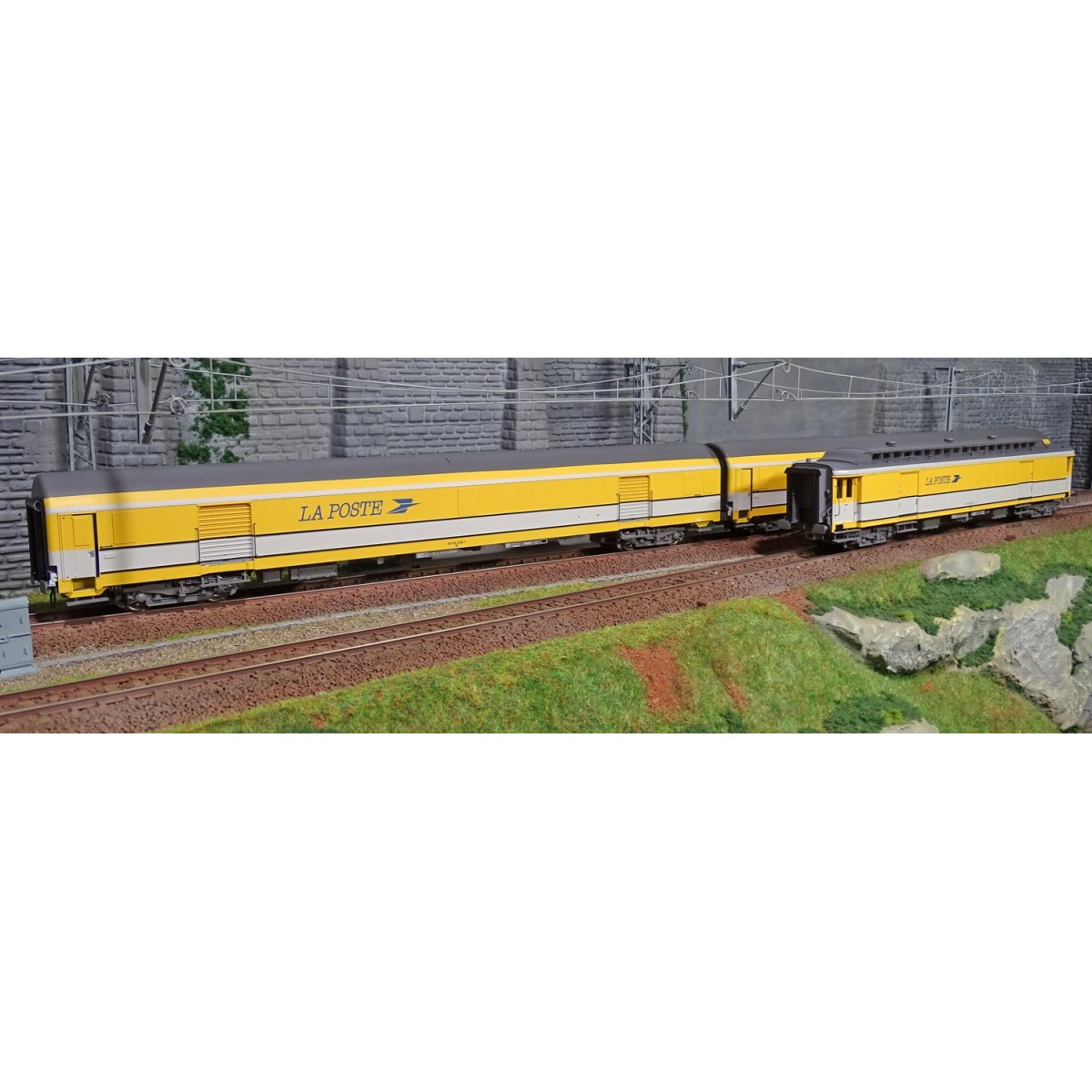 LS Models 40425 Set de 3 voitures Postales UIC, jaune PTT, PE UIC + PE UIC + Pez OCEM Ls models Lsm_40425 - 2