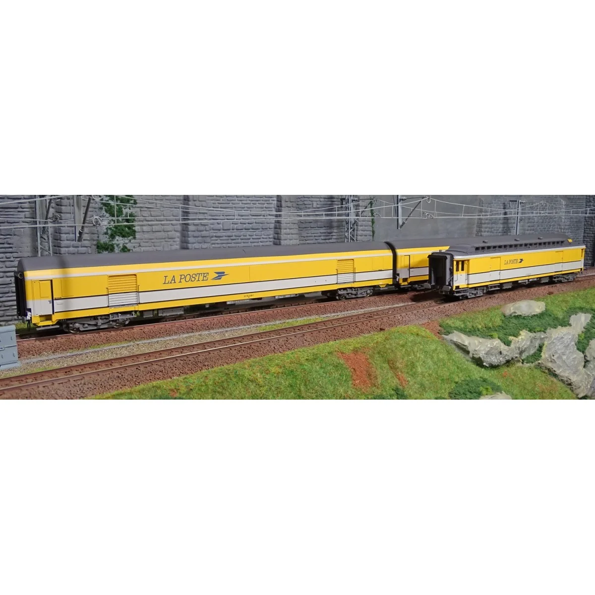 LS Models 40425 Set de 3 voitures Postales UIC, jaune PTT, PE UIC + PE UIC + Pez OCEM Ls models Lsm_40425 - 2 LS Models 40425 Set de 3 voitures Postales UIC, jaune PTT, PE UIC + PE UIC + Pez OCEM Ls models Lsm_40425 - 2