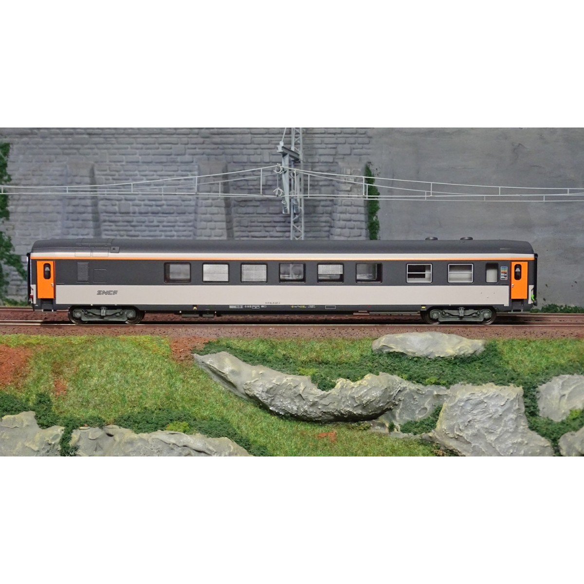 LS Models 40340 Vru-Sru Club 34 Passenger Car, Corail, Noodle Logo,...