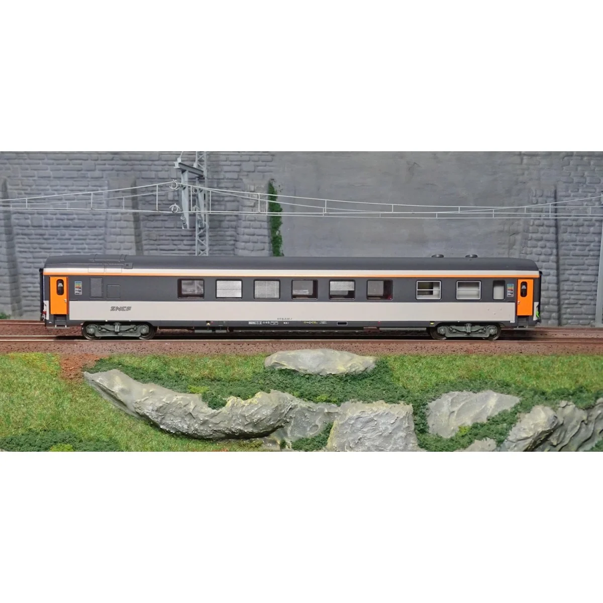 LS Models 40342 Vru-Sru Club 34 Passenger Car, Corail, Noodle Logo,...