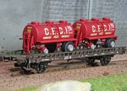 Ree models WB614 UFR Biporteur brown wagon, round tank trailers THI...
