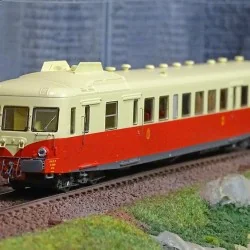 Ree Modeles MB161 Autorail X 2828 version d’origine, Rouge et Crème, Lyon-Vaise, SNCF Ree Modeles MB-161 - 1