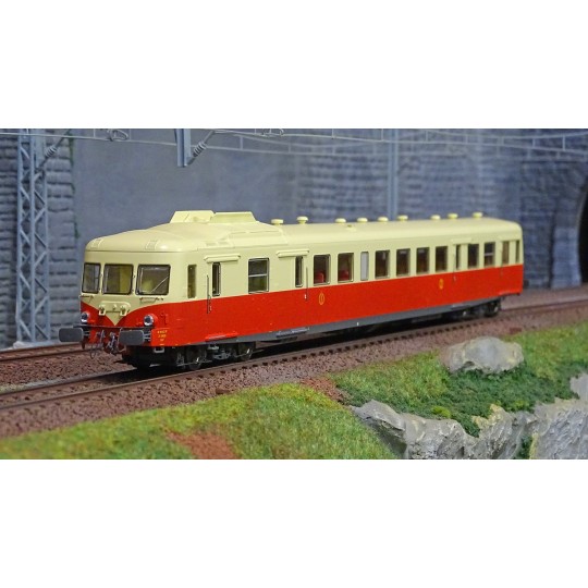 MB-162-Ree Modeles MB162 X 2825 railcar, original version, red and cream, Toulouse, SNCF