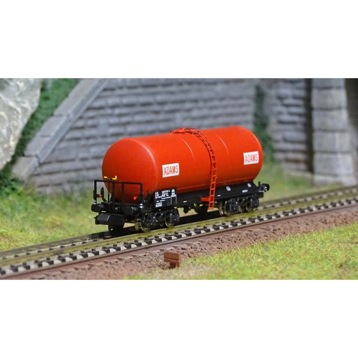 REE Modeles NW223 Wagon citerne ANF, Transport de Vins, SNCF, ERMEWA-GENEVE, N- 1/160 Ree Modeles NW-223 - 1