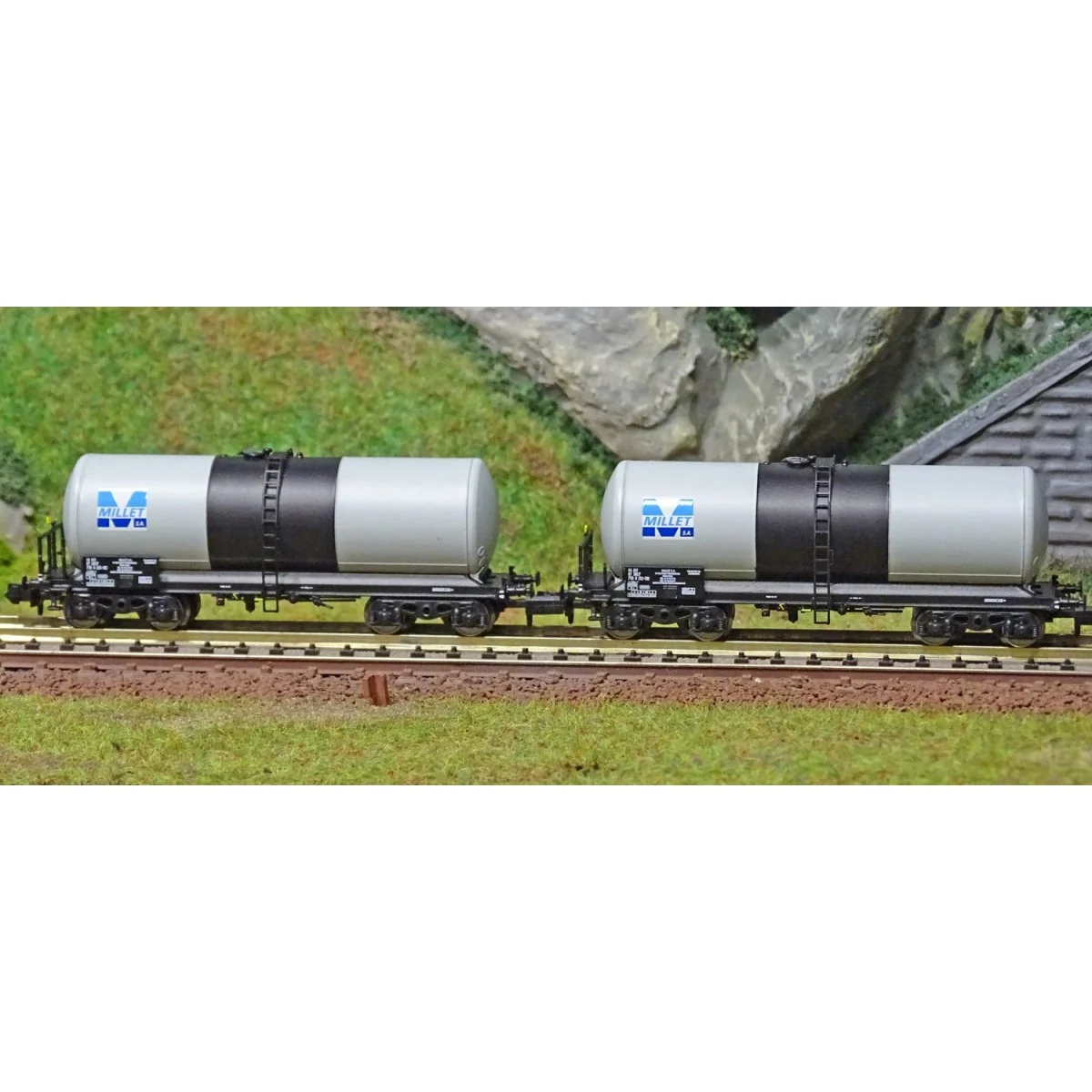 REE Modeles NW230 Set of 2 ANF tank wagons, Lubricant Transport, SN...