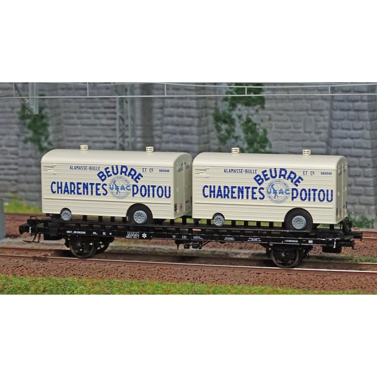 Ree models WB637 UFR Biporteur HR brown wagon, refrigerated trailer...