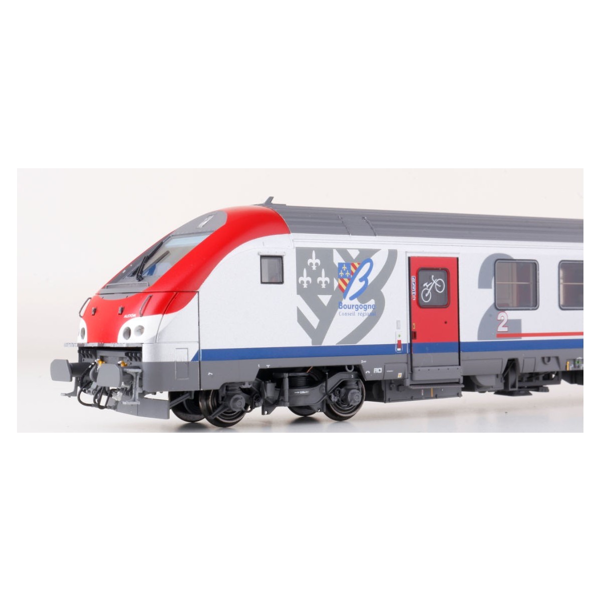 LS Models 41233DC Set of 3 TER Bourgogne coaches, driving trailer, ...
