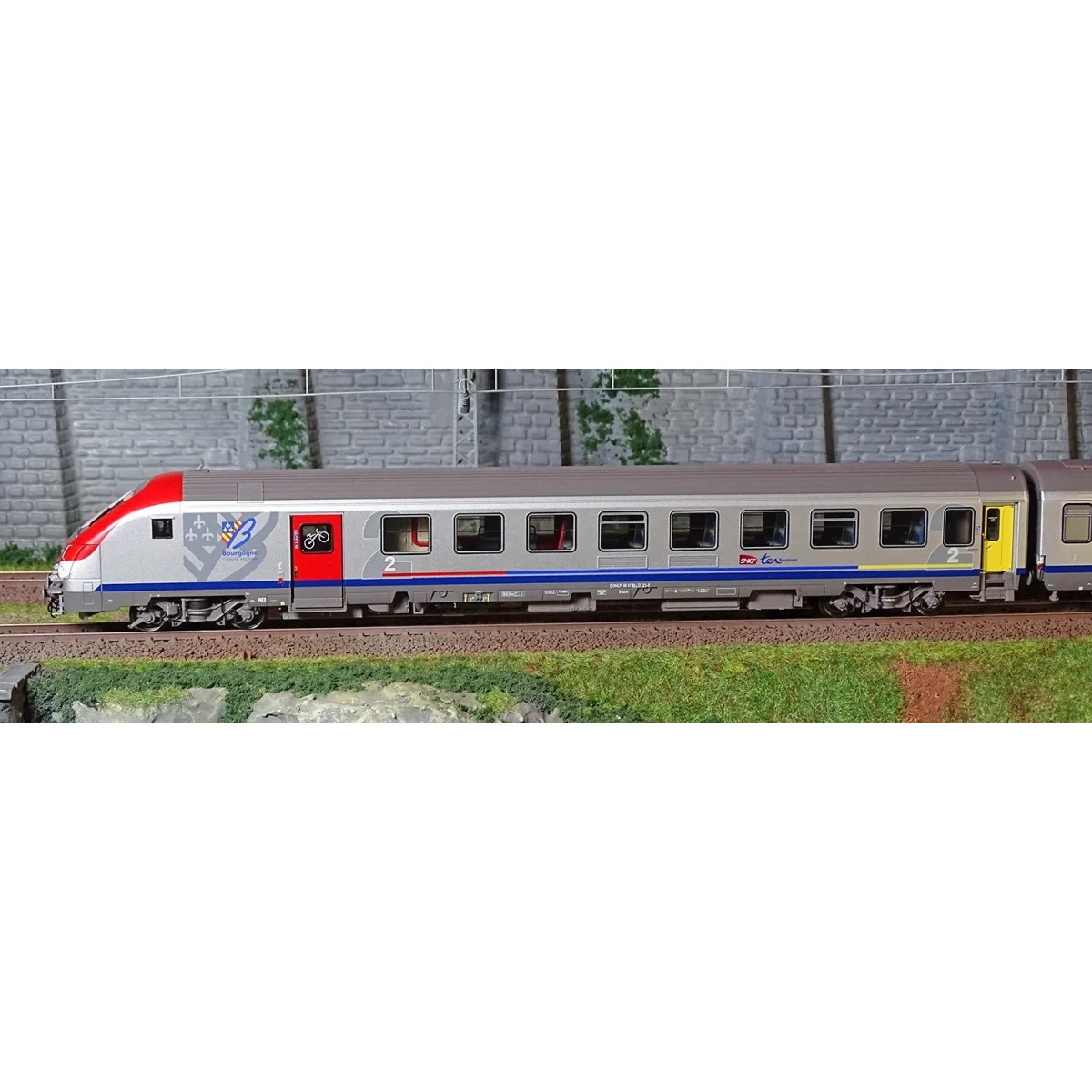 LS Models 41233DC Set of 3 TER Bourgogne coaches, driving trailer, ...