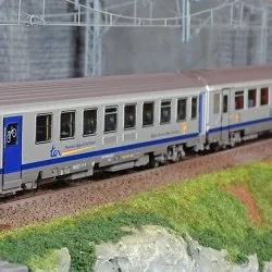 LS Models 41234DC Set of 3 TER PACA coaches, driving trailer, SNCF,...
