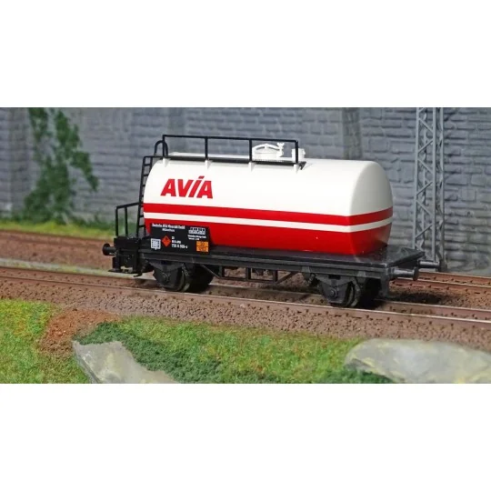Marklin_44404-Marklin 44404 Tank wagon for transporting mineral oil, AVIA, Start up