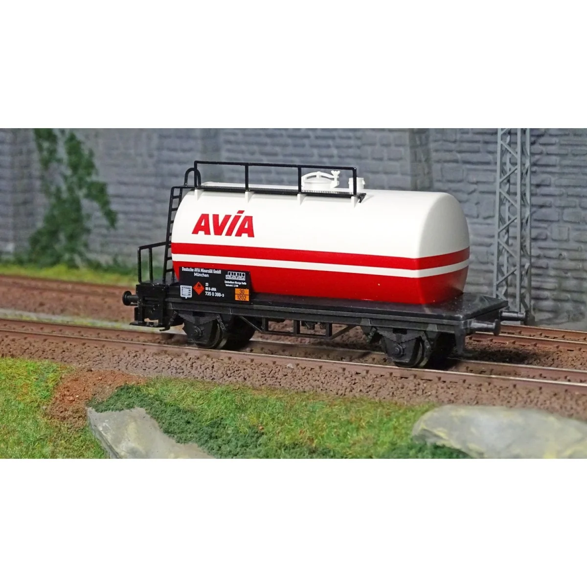 Marklin 44404 Tank wagon for transporting mineral oil, AVIA, Start ...
