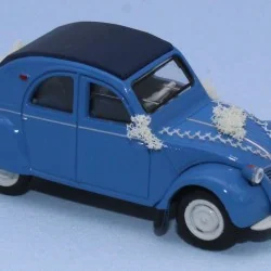 SAI 6025 Citroën 2 CV 1958, AZLP 1958, bleu glacier, capote fermée, "voiture des mariés avec fleurs" Sai Sai_6025 - 1