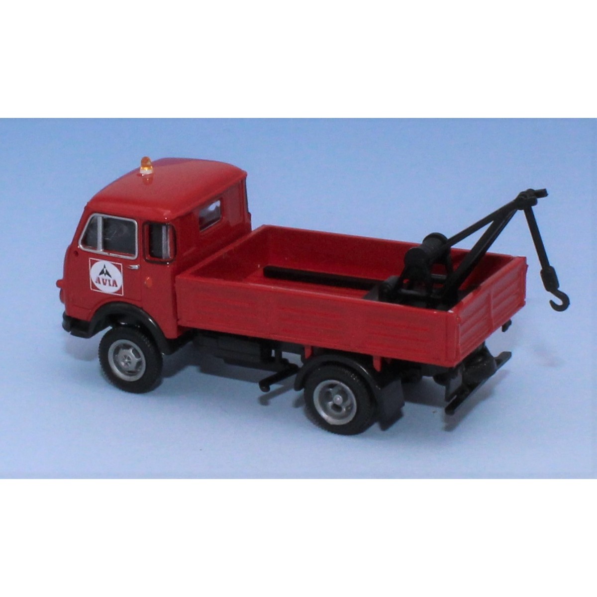 Sai 2974 OM UNIC tow truck, "Avia" - Sai_2974