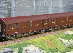 LS Models 40443 Set of 2 UIC Postal Cars, Brown PTT, PA UIC + PA UI...