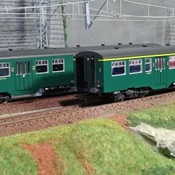 Trix 23222 Set of 2 M2 passenger cars, SNCB / NMBS, interior lighti...