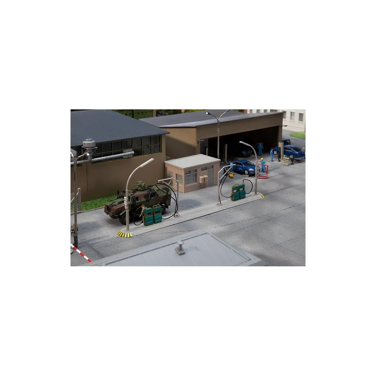 Faller 144105 Maquette, Station-service militaire Faller Faller_144105 - 1 Faller 144105 Maquette, Station-service militaire Faller Faller_144105 - 1