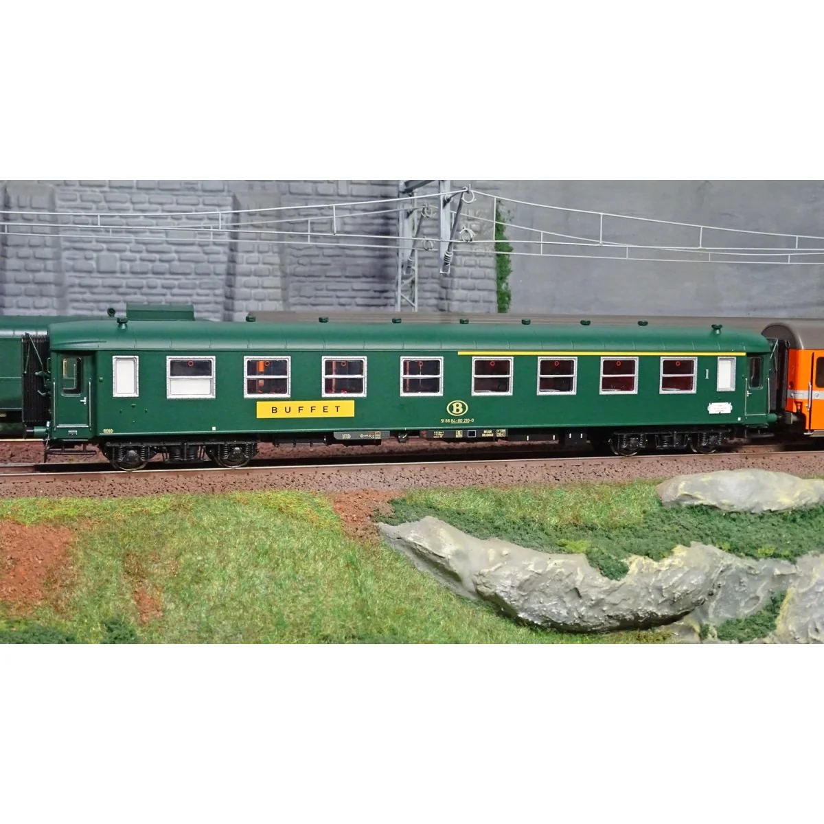 Models Word 1601 Set of 8 Cologne-Ostend Carriages E318 (1978) SNCB...