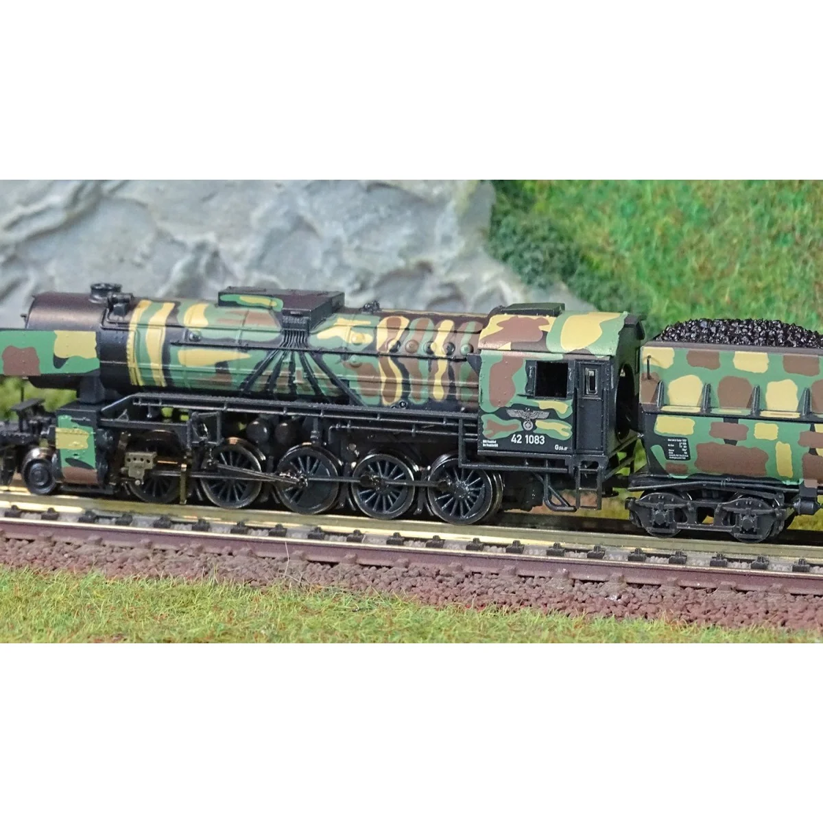 Arnold HN2485 Class 42 steam locomotive 1083, DRB, camouflage liver...