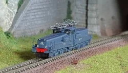 Arnold HN2547 Locomotive électrique CC 14004, 4 phares, SNCF, livrée bleue, ép. III Arnold HN2547 - 1