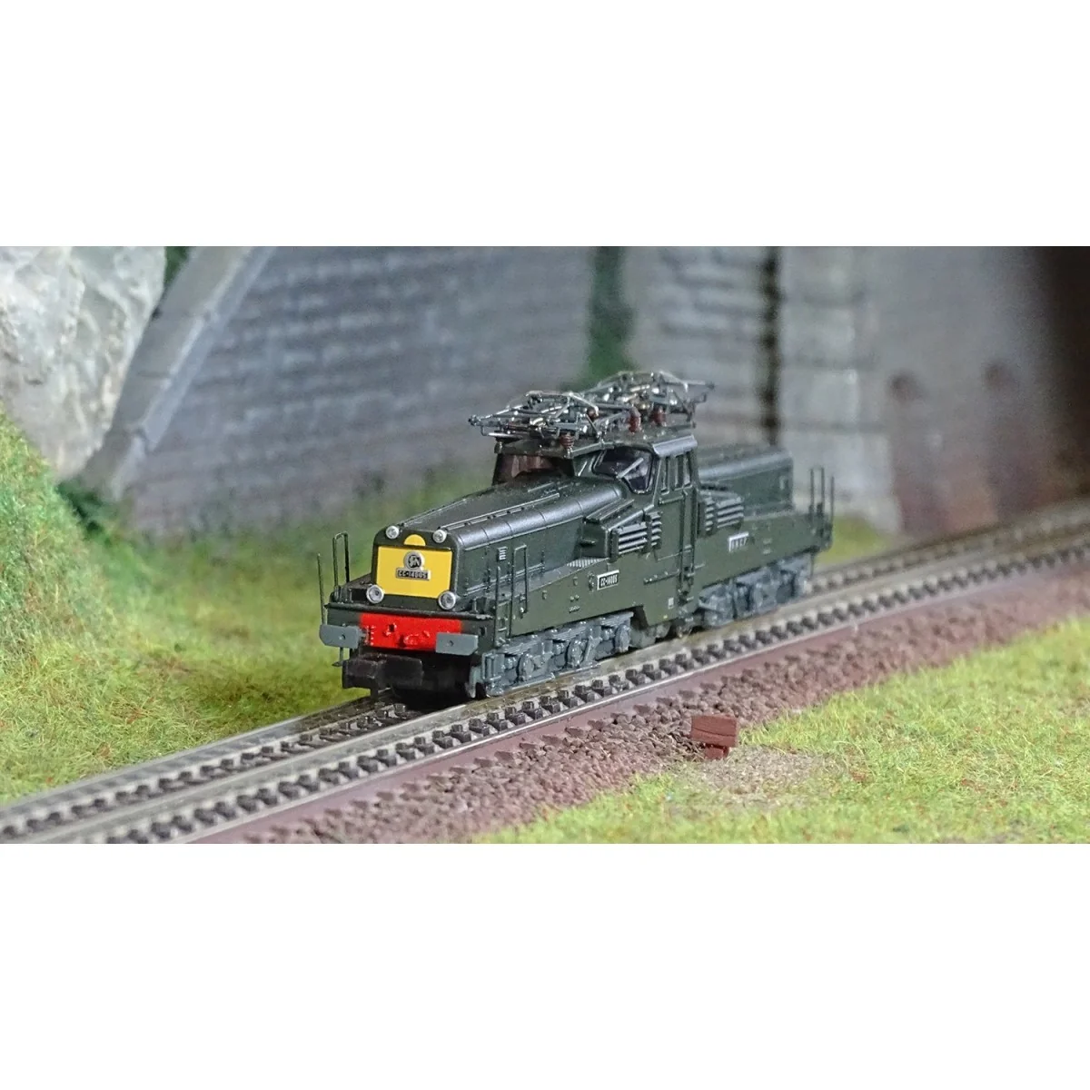HN2548S CC 14005 electric locomotive, 4 headlights, SNCF, green liv...
