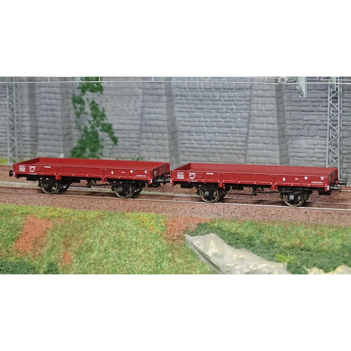 Ree Models WB602 Set of 2 OCEM 29 Flat Wagons, Red Sideros PLM, NNT...