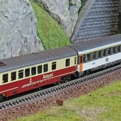 Arnold HN4390 Set de 3 voitures voyageurs, EuroCity "Mozart", restaurant DB / 1ère classe ÖBB / 1ère classe SNCF, échelle N Arno