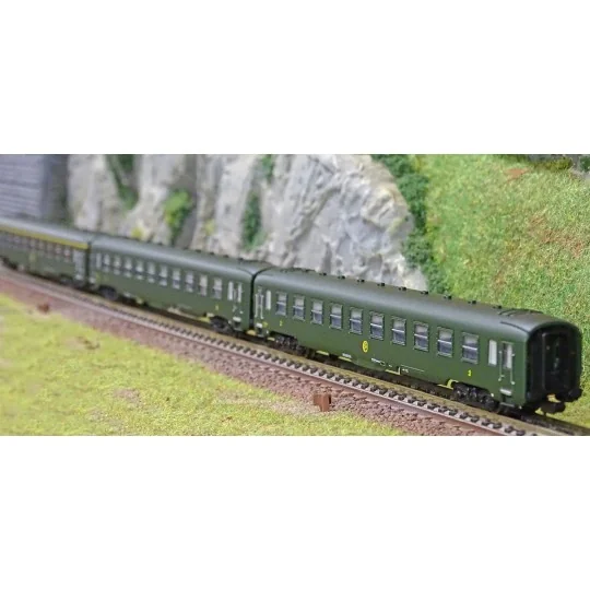 HN4383-Arnold HN4383 Set of 3 DEV AO passenger cars, A9/B10, N scale