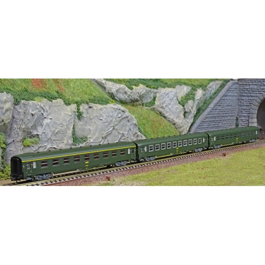 HN4385-Arnold HN4385 Set of 3 DEV AO passenger cars, A9/B10, framed logo, N scale