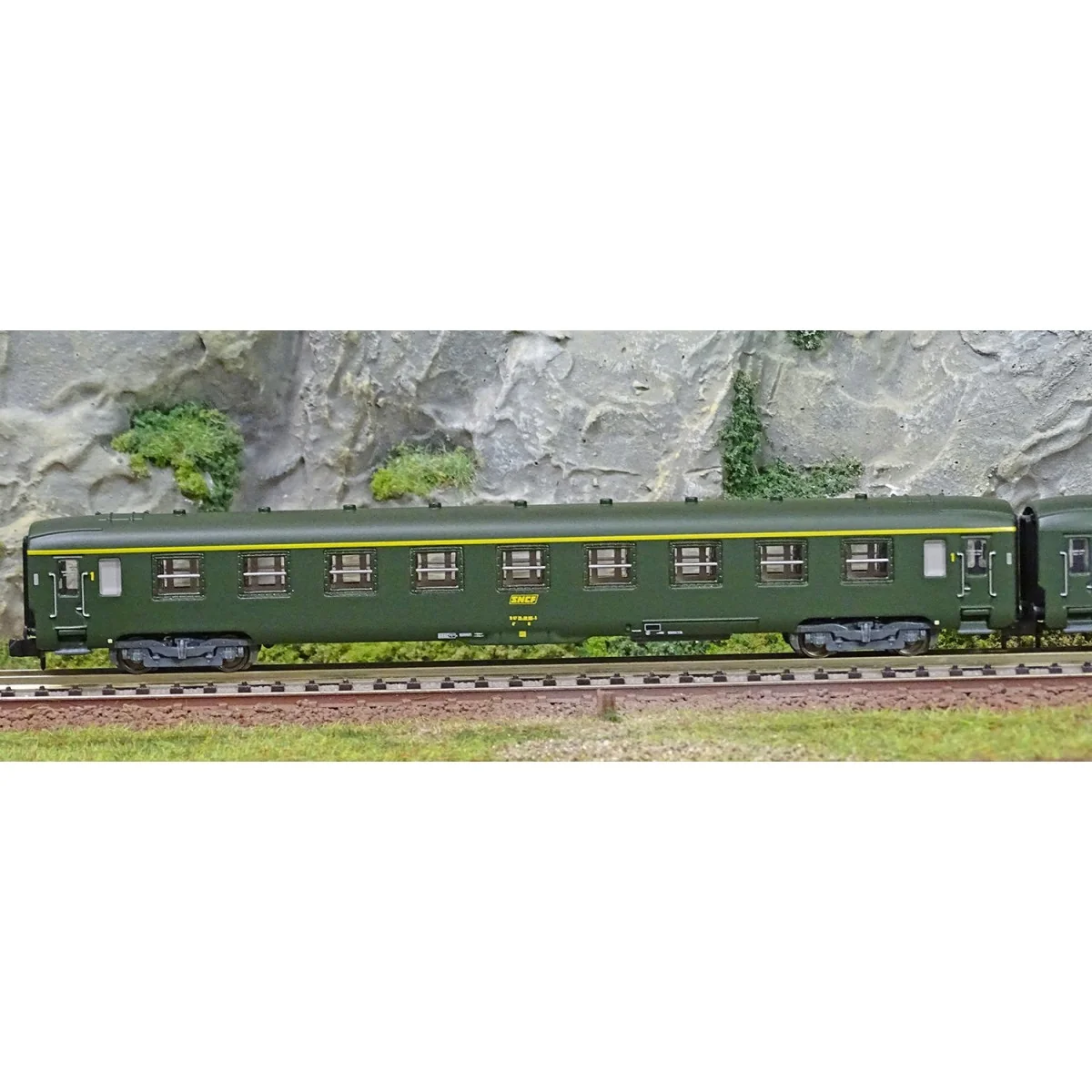 Arnold HN4385 Set of 3 DEV AO passenger cars, A9/B10, framed logo, ... Arnold HN4385 Set of 3 DEV AO passenger cars, A9/B10, framed logo, ...