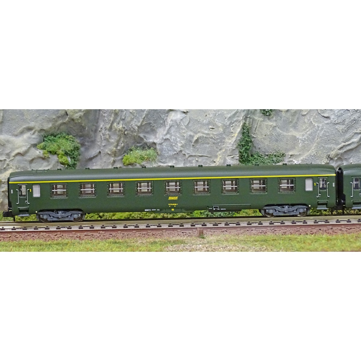 Arnold HN4385 Set of 3 DEV AO passenger cars, A9/B10, framed logo, ...