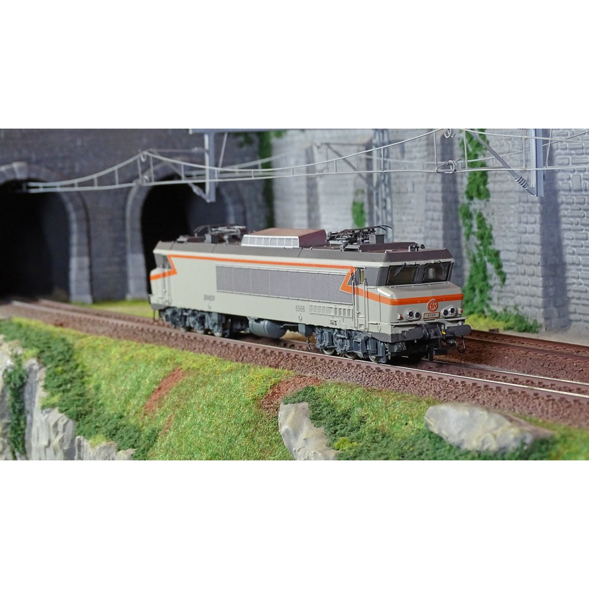Jouef HJ2427 CC 6568 electric locomotive, SNCF, concrete livery - H...