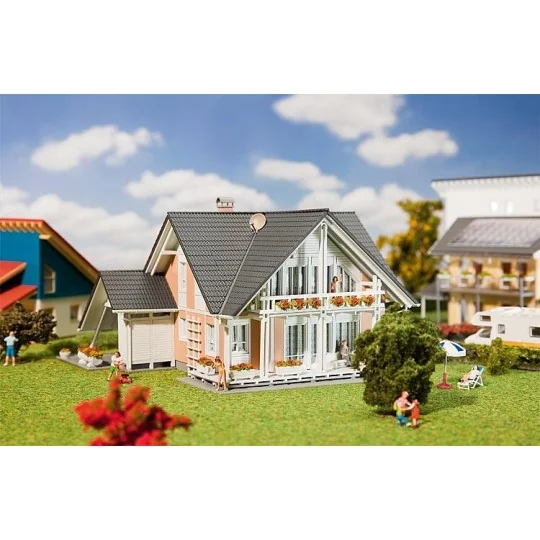 Faller 130394 Model Kit, Prestige House - Faller - Faller_130394 Faller_130394-Faller 130394 Model Kit, Prestige House - Faller_130394