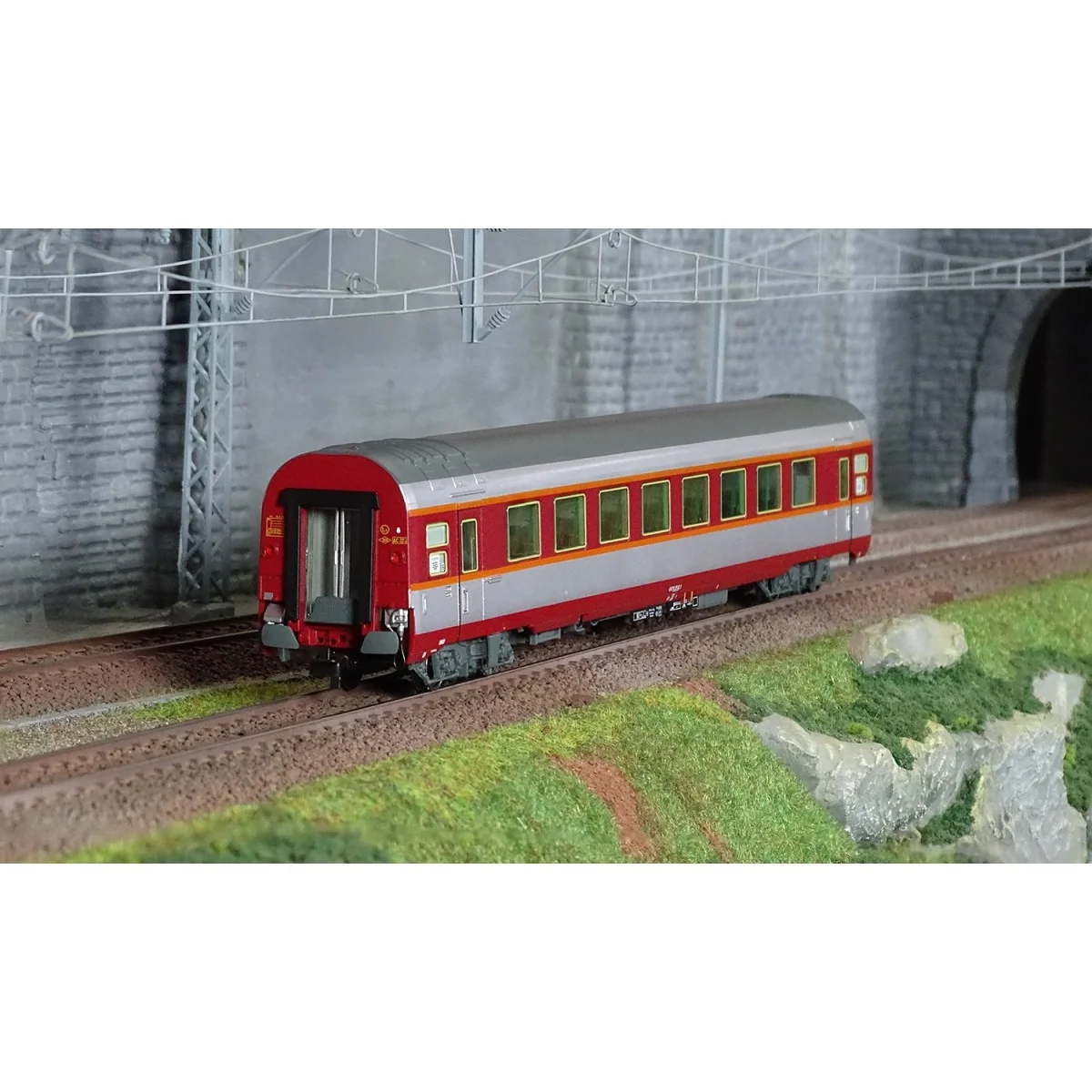 Jouef HJ4170 Grand Confort passenger car TEE Le Capitole, SNCF, A8u... Jouef HJ4170 Grand Confort passenger car TEE Le Capitole, SNCF, A8u...