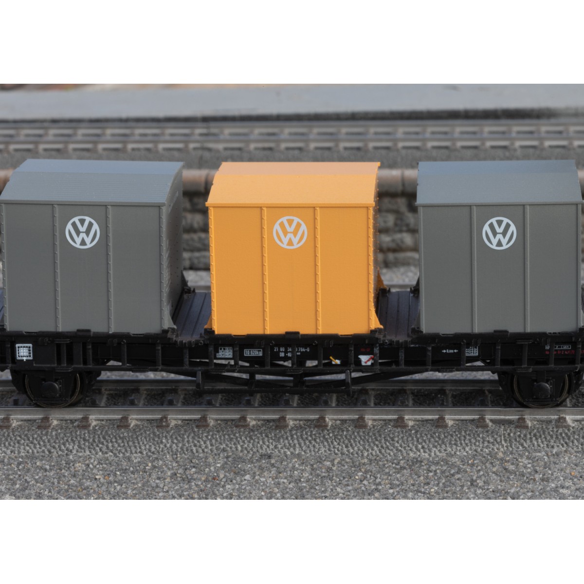 Marklin 46661 Laabs Container Wagon, DB, loaded with Volkswagen con...