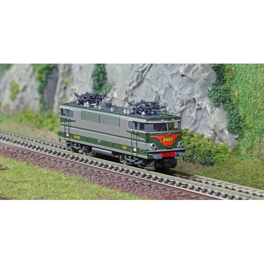Trix_16693-MiniTrix 16693 BB 9200 electric locomotive, SNCF, Arzens special livery, digital sound, N scale