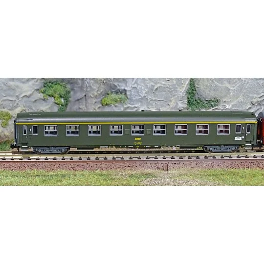 MiniTrix 18219 Set of 3 mainline coaches Nice - Paris, A9 / Vru / B... Trix_18219-MiniTrix 18219 Set of 3 mainline coaches Nice - Paris, A9 / Vru / B10, SNCF, N scale