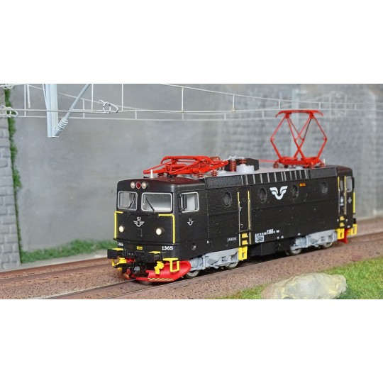 Trix_25280-Trix 25280 RC 6 electric locomotive, SJ, black livery, digital sound