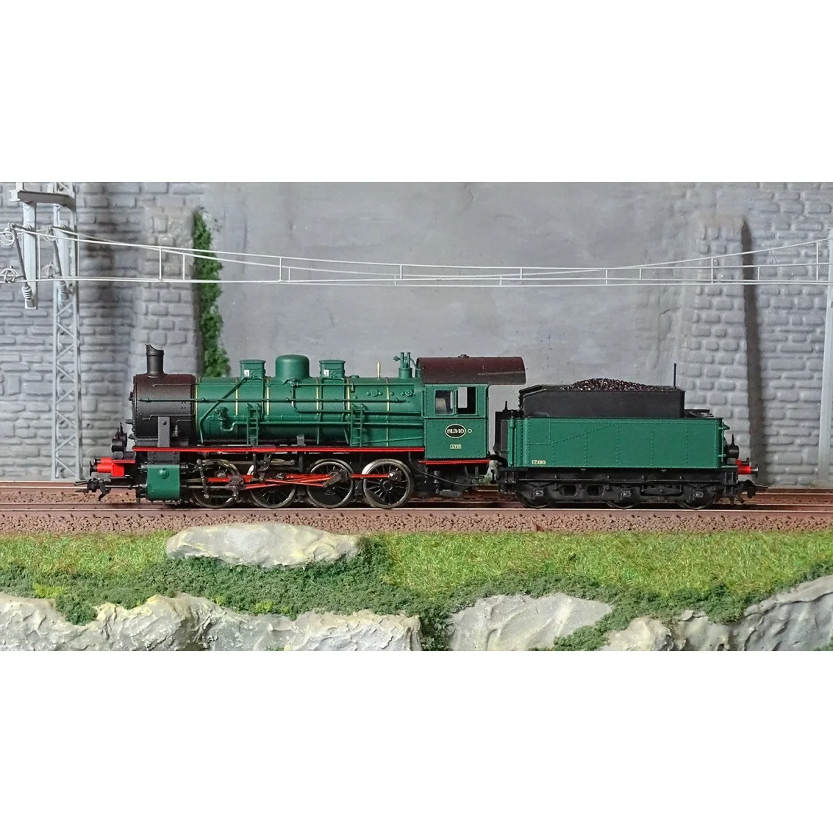 Trix 25539 Class 81 Steam Locomotive, SNCB/NMBS, Moss Green/Black L...