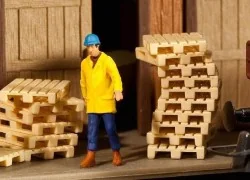 Faller 180904 Model Kit, 12 pallets