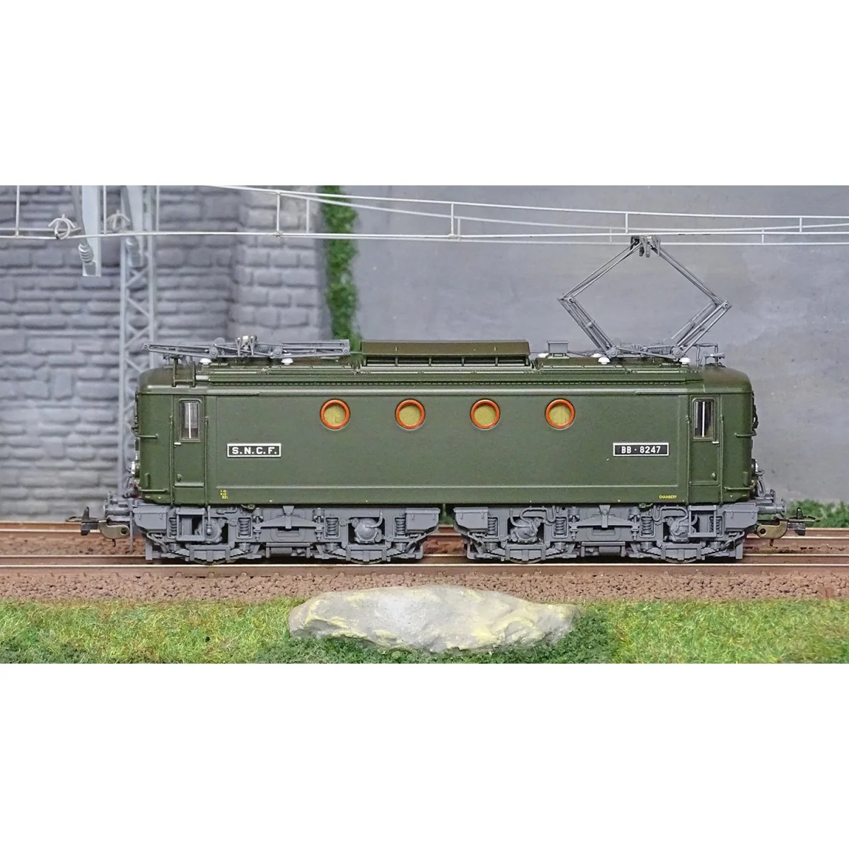 Piko 51919 BB 8247 electric locomotive, SNCF, with SNCF logo, digit...