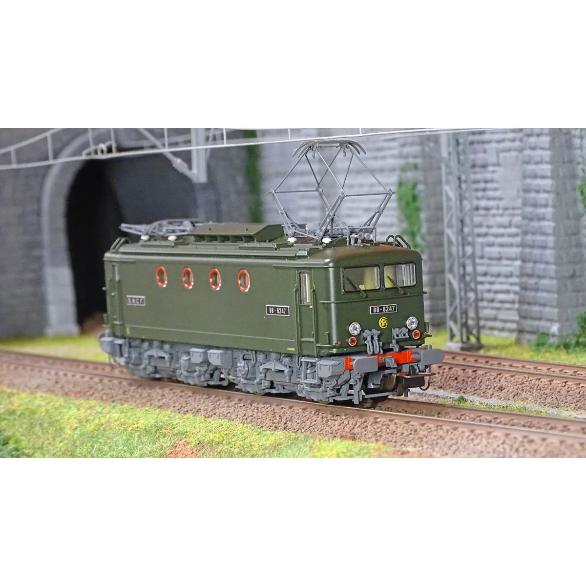 Piko 51919 BB 8247 electric locomotive, SNCF, with SNCF logo, digit...