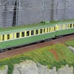 Ree Modeles MB172 Autorail RGP 2 X 2705, vert et jaune, SNCF, LYON-VAISE Ree Modeles MB-172 - 1