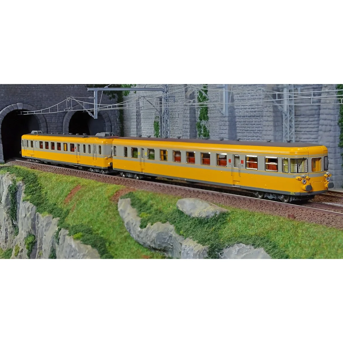 Ree Modeles MB175 Autorail RGP 2 X 2706, orange et béton, SNCF, Bordeaux Ree Modeles MB-175 - 4 Ree Modeles MB175 Autorail RGP 2 X 2706, orange et béton, SNCF, Bordeaux Ree Modeles MB-175 - 4