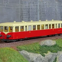Ree Modeles VB443 Remorque d'autorail XR-7405, Rouge-Crème toit crème, SNCF, Limoges, éclairé Ree Modeles VB-443 - 1