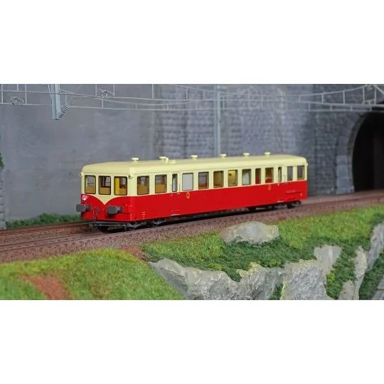 Ree Modeles VB443 XR-7405 Railcar Trailer, Red-Cream with cream roo... VB-443-Ree Modeles VB443 XR-7405 Railcar Trailer, Red-Cream with cream roof, SNCF, Limoges, illuminated